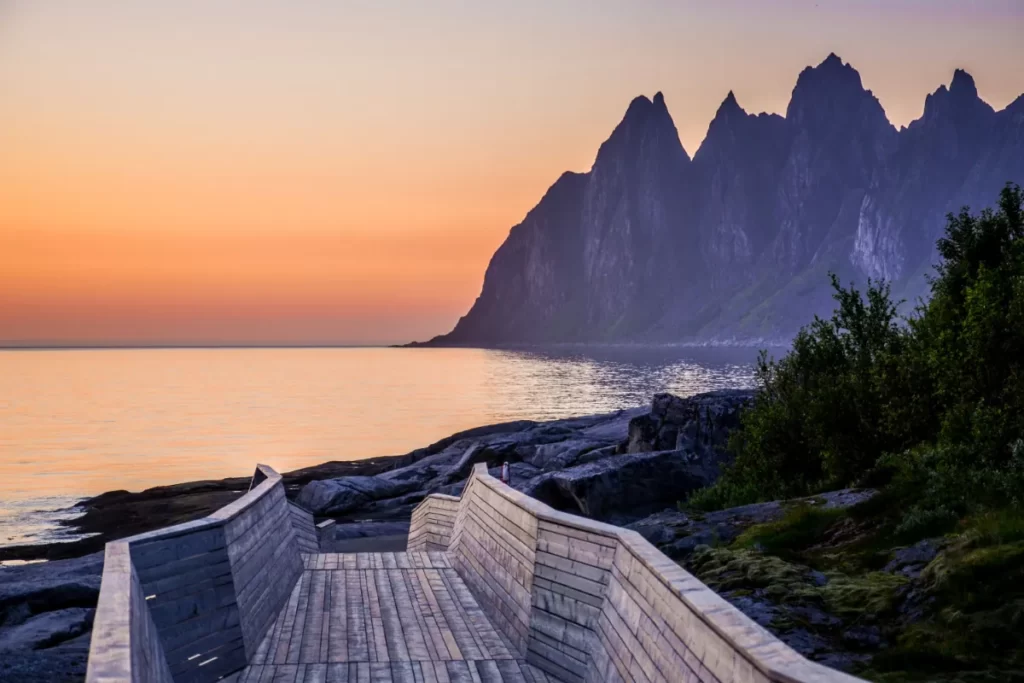 What to see along the way from Tromsø to Lofoten by car: Tungeneset on Senja