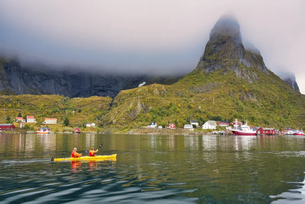 What to do in Lofoten in summer: go kayaking