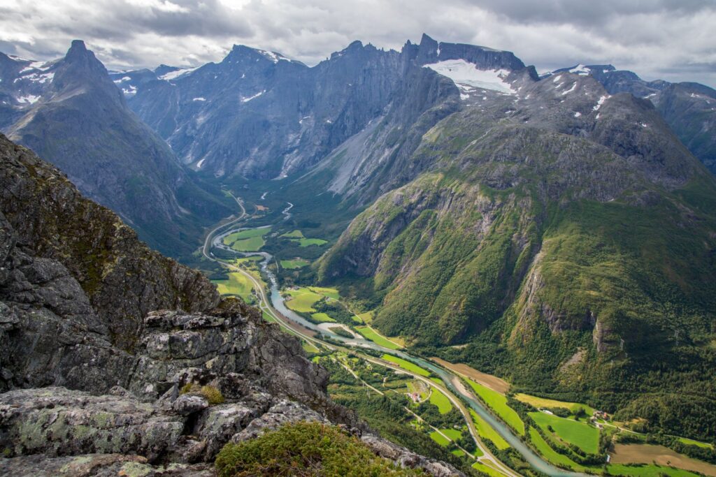 Romsdalsggen was voted one of the best hikes in Norway