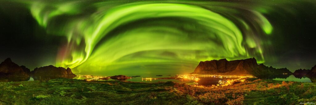 Strong aurora borealis in Lofoten, picture taken by Martin Kulhavy