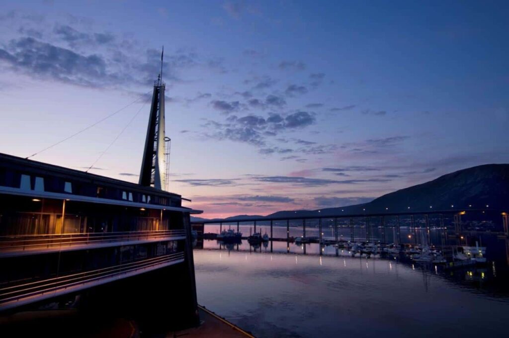 Plan your Trip to Lofoten 35 Where to stay in Tromso: Best luxury hotels: Scandic Ishavshotel