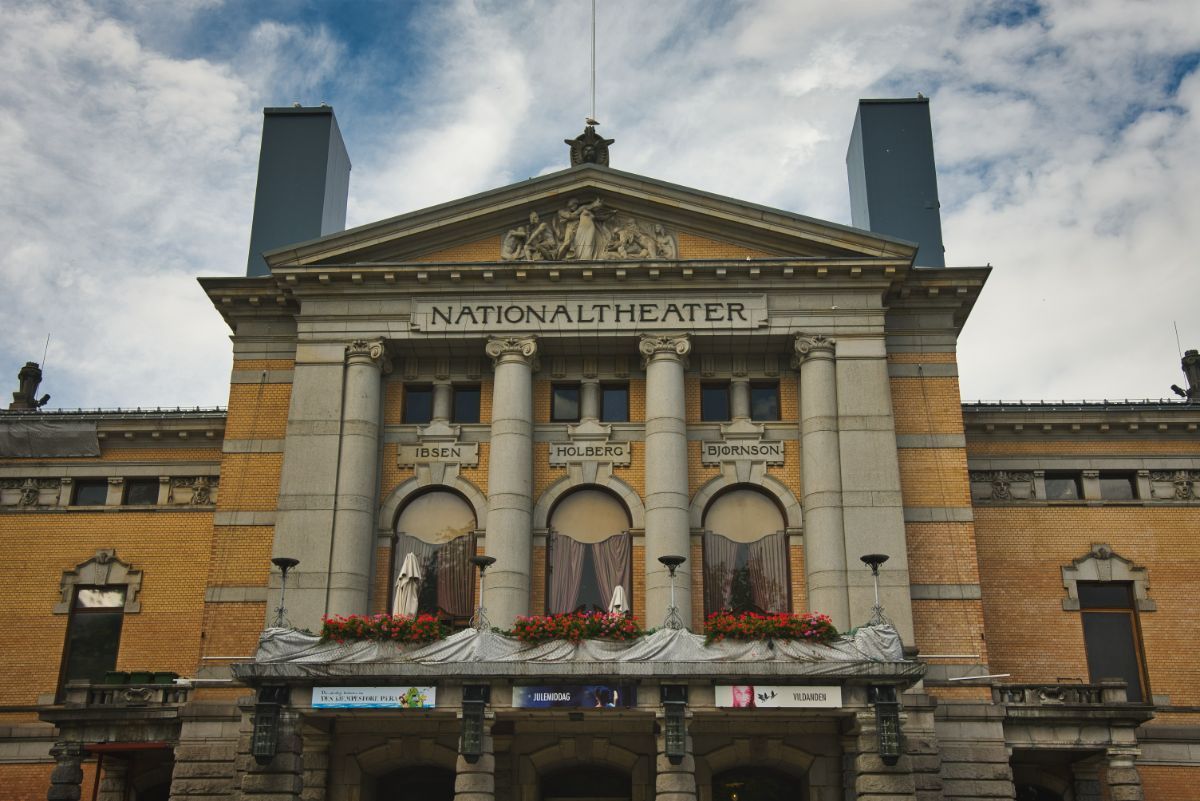 National Theatre in Oslo: What to see in Oslo in 24 hours