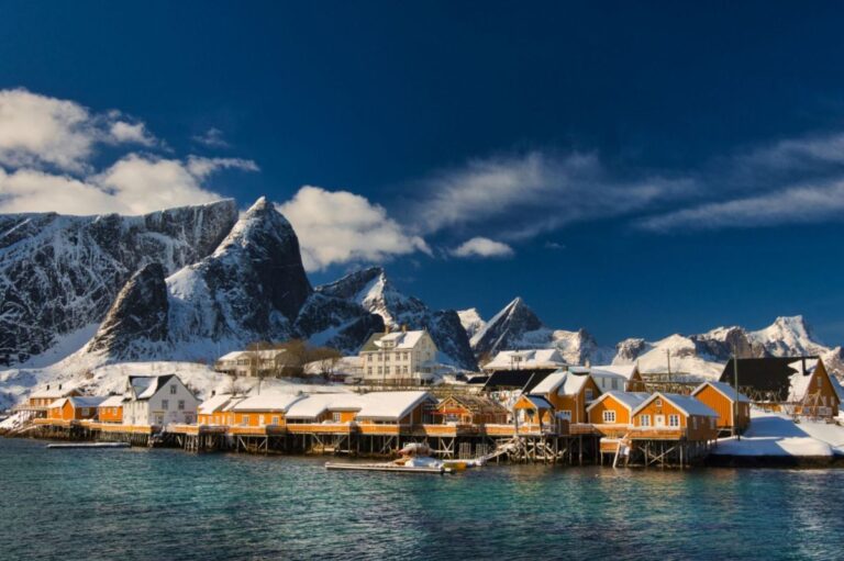 Best of western Lofoten: Photography and Sightseeing tour from Reine