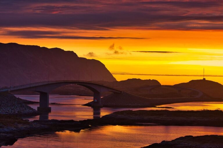 Best of western Lofoten: Photography and Sightseeing tour from Reine