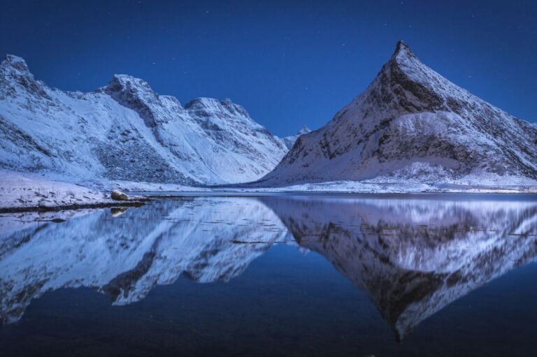 Best of western Lofoten: Photography and Sightseeing tour from Reine