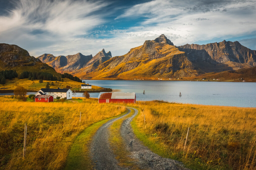 "Best of Lofoten" sightseeing tour from Svolvaer to Reine