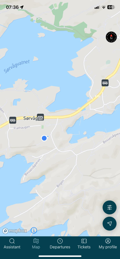 Traveling by bus in Lofoten: Download the Reis App