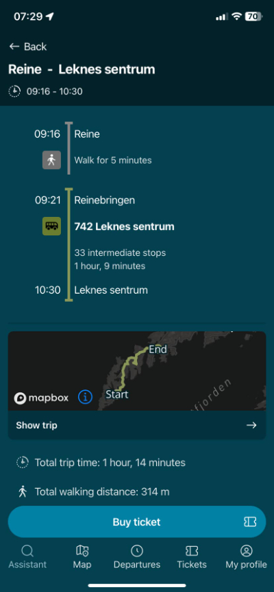 Traveling by bus in Lofoten: Download the Reis App